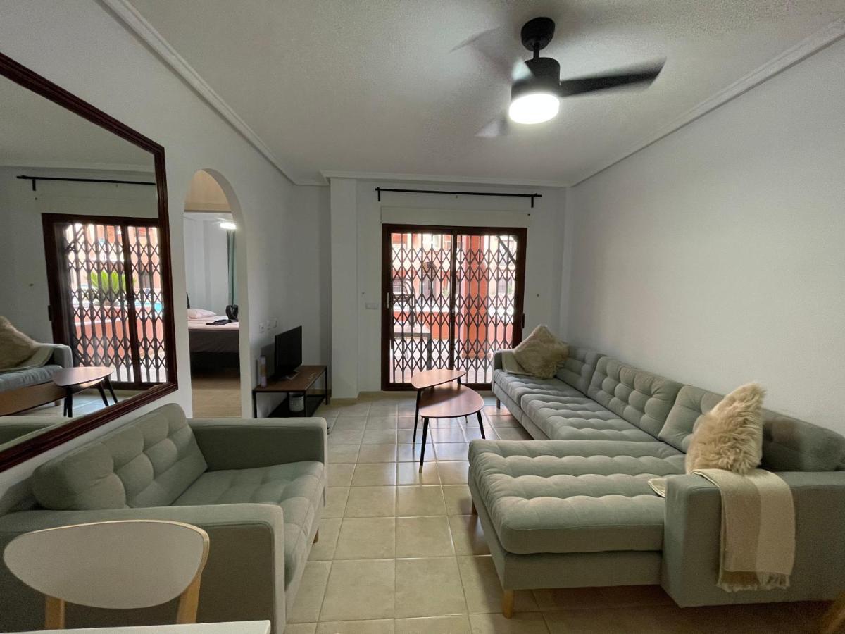 Three Bedroom Apartment With Pool In Torrevieja Exterior foto